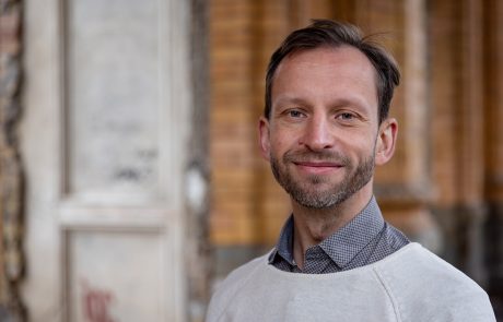 Portraitfoto von Jan Wenzel